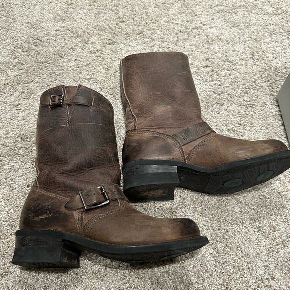 Frye Engineer 12”R Smoke size 6.5 - Picture 2 of 7